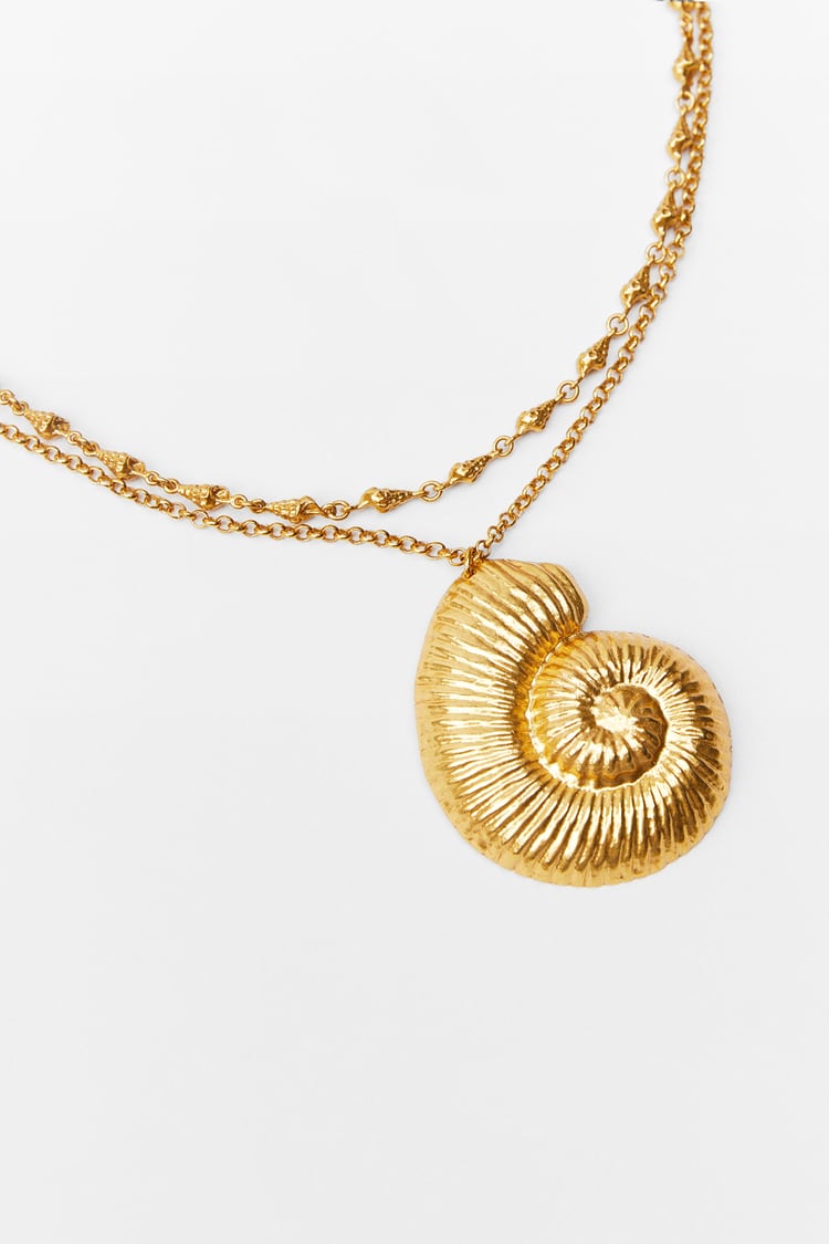 Conch Pendant Necklace
